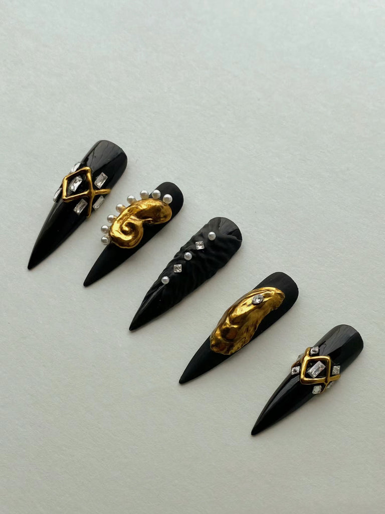 Match Nails black and gold nails stiletto